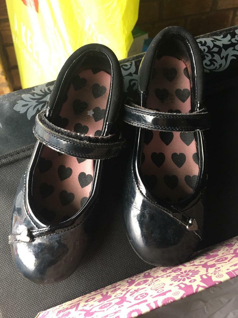 clarks girls shoes size 10